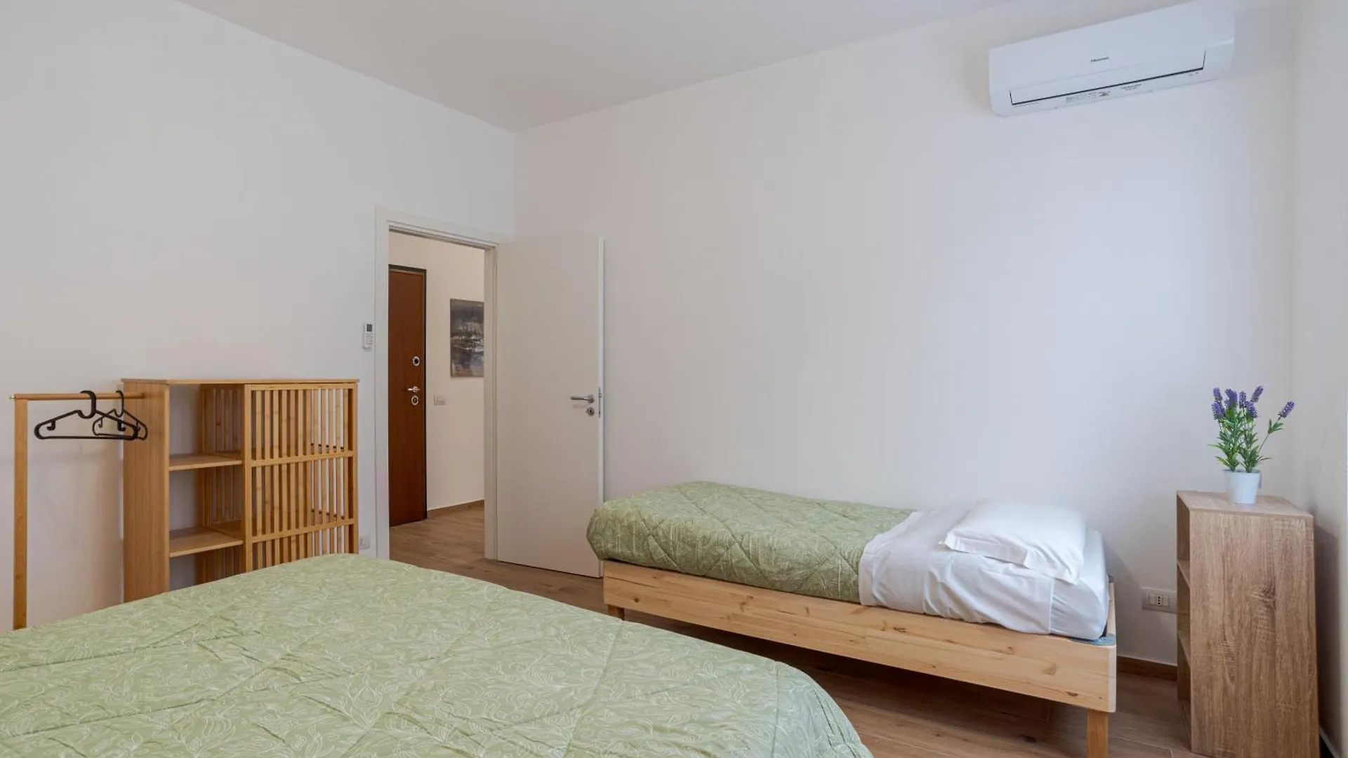 Roomy And Bright Apartments With Terrace! Cesana Brianza 0*,