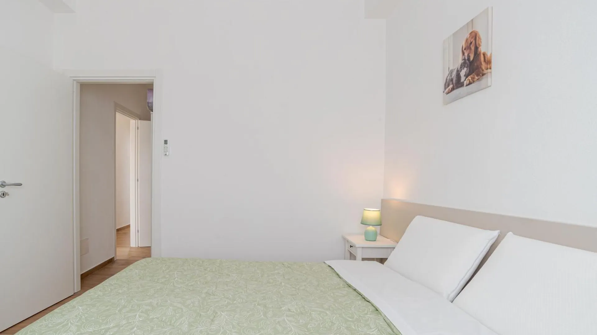 Roomy And Bright Apartments With Terrace! Cesana Brianza إيطاليا