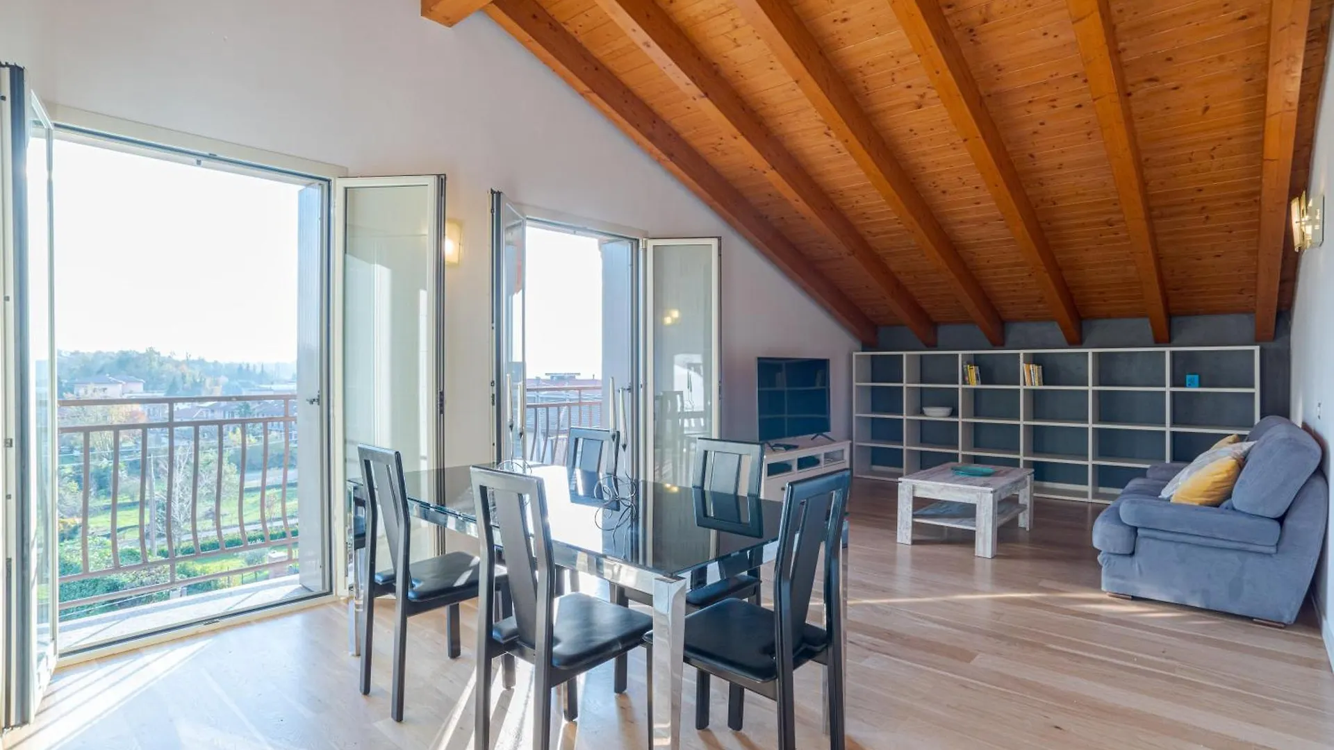 Roomy And Bright Apartments With Terrace! Cesana Brianza