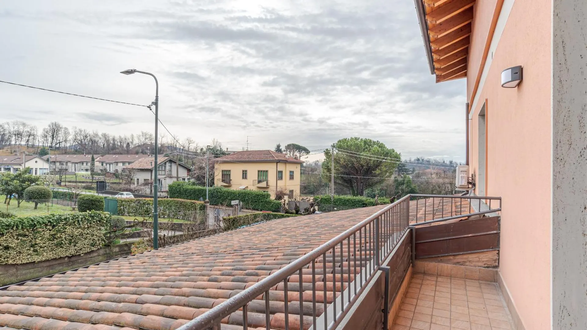 Roomy And Bright Apartments With Terrace! Cesana Brianza