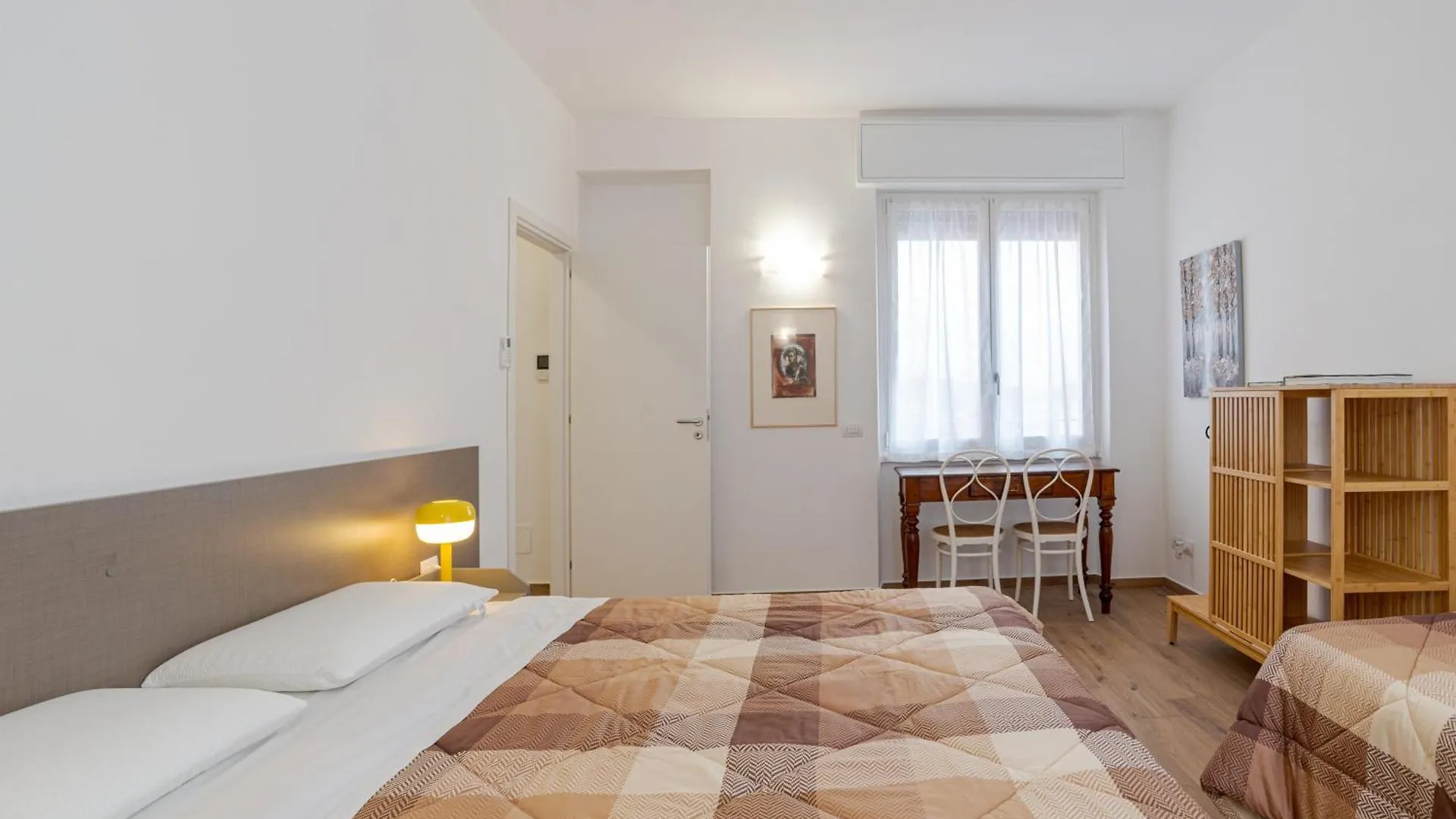 Roomy And Bright Apartments With Terrace! Cesana Brianza