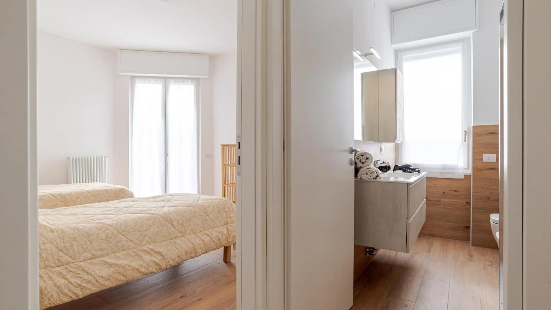 Roomy And Bright Apartments With Terrace! Cesana Brianza 0*,  Ιταλία